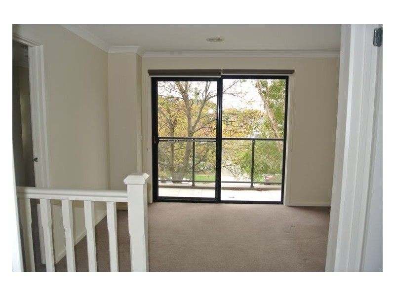 1/28 Burrows Ave, Dandenong VIC 3175