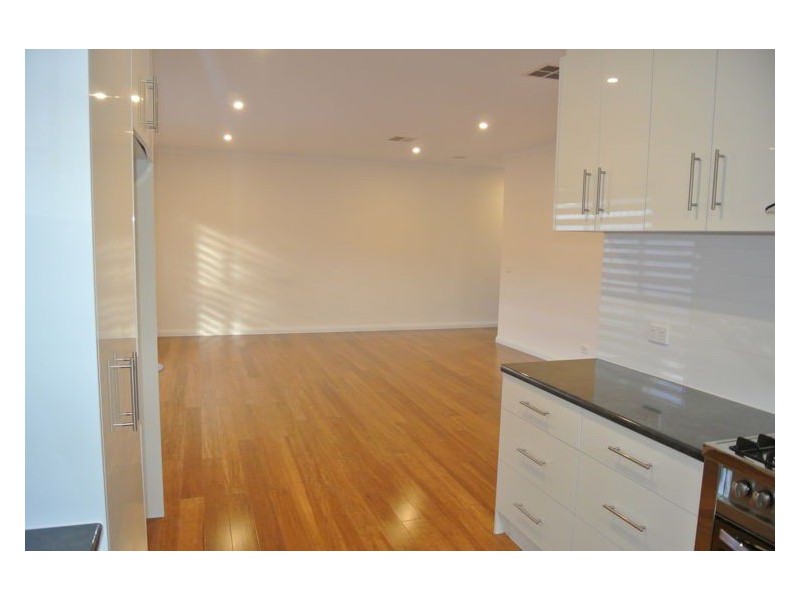 2/28 Ash Street, Doveton VIC 3177