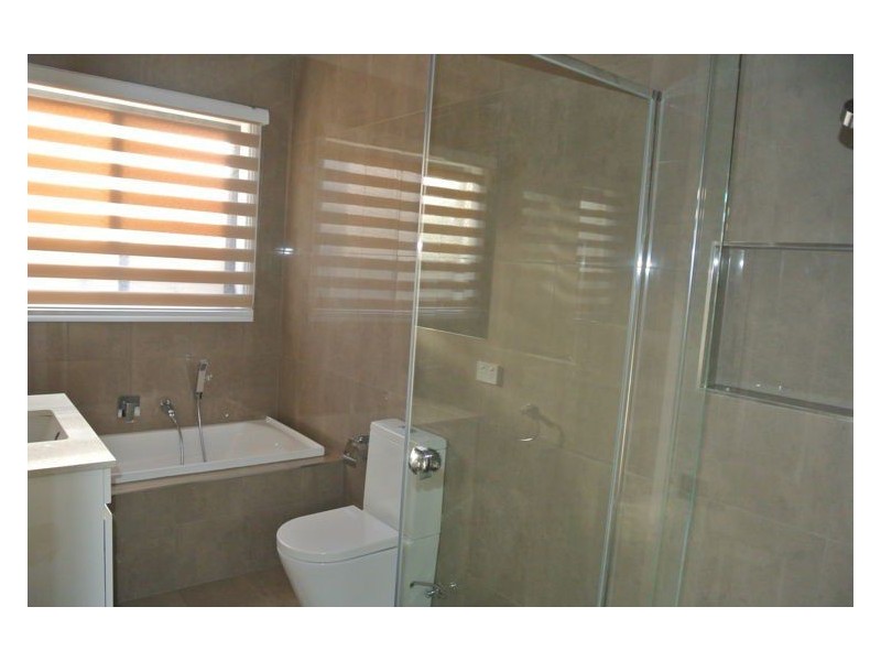 2/28 Ash Street, Doveton VIC 3177