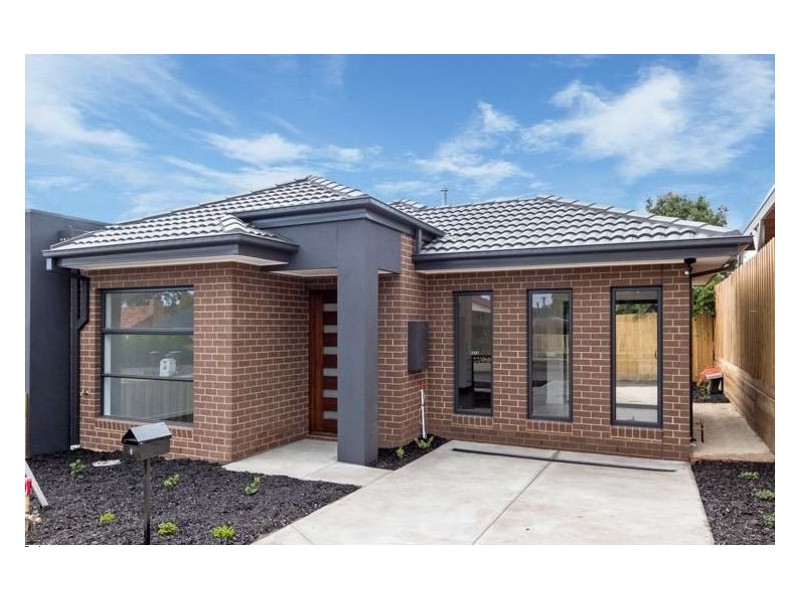 8 Stenocarpus Drive, Doveton VIC 3177