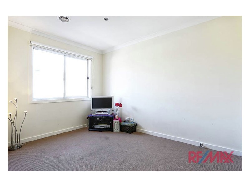 4/6-8 Innes Court, Berwick VIC 3806