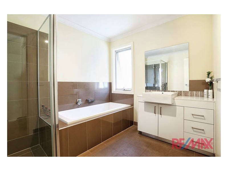 4/6-8 Innes Court, Berwick VIC 3806