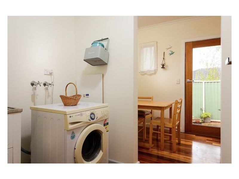 1/24 Wall Street, Noble Park VIC 3174