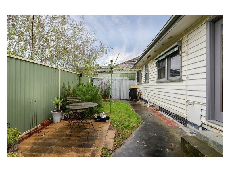 1/24 Wall Street, Noble Park VIC 3174