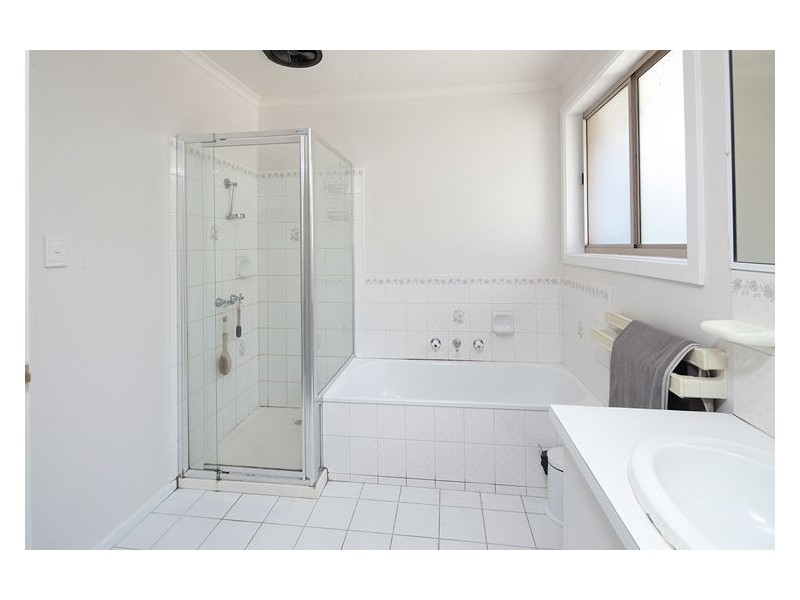 1/16 Temby Close, Endeavour Hills VIC 3802