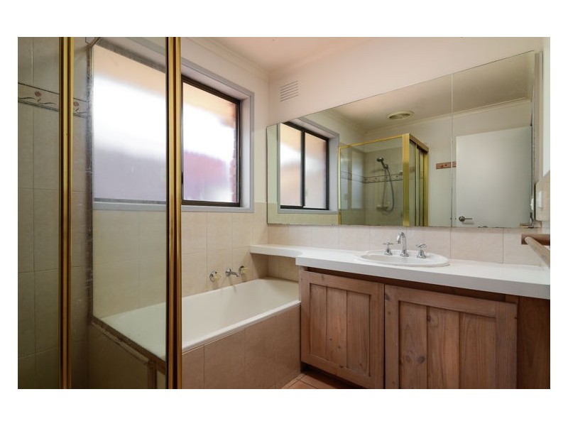 34 Jarvis Crescent, Dandenong North VIC 3175