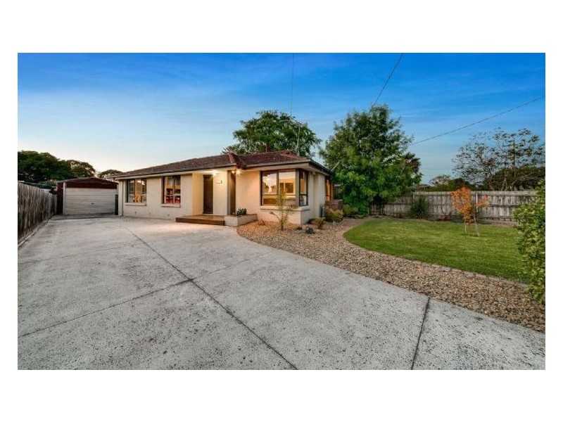 19 Jillian Street, Cranbourne VIC 3977