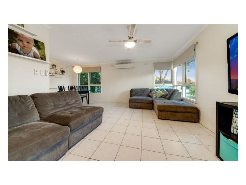 19 Jillian Street, Cranbourne VIC 3977