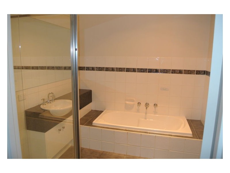 20-21 Harries Court, Narre Warren North VIC 3804