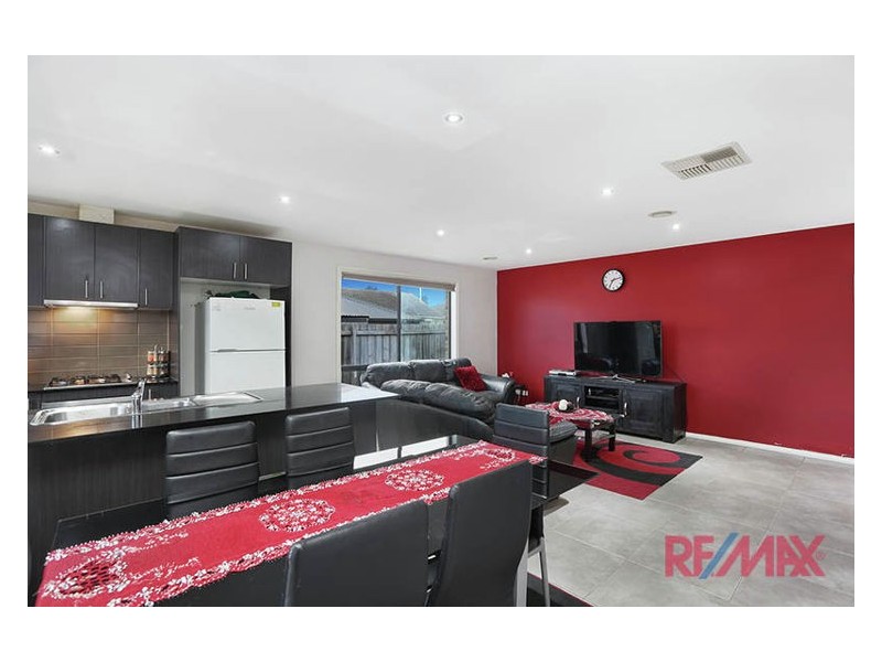 2/36 Curtin Crescent, Dandenong North VIC 3175