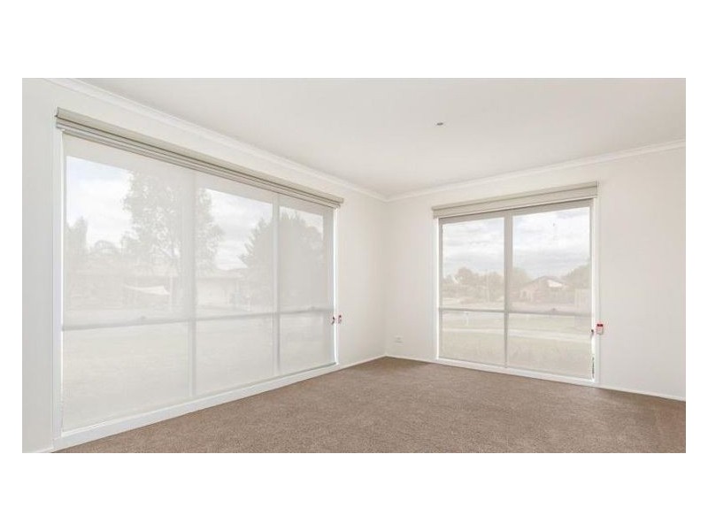 2 Souhail Court, Berwick VIC 3806