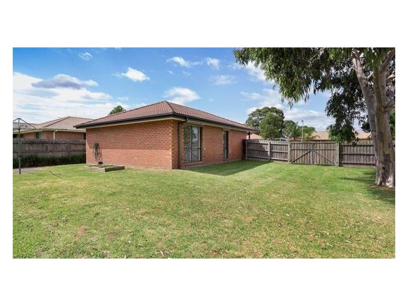 2 Souhail Court, Berwick VIC 3806