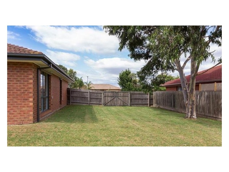 2 Souhail Court, Berwick VIC 3806