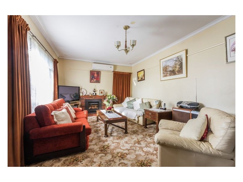 12 Oak Avenue, Doveton VIC 3177