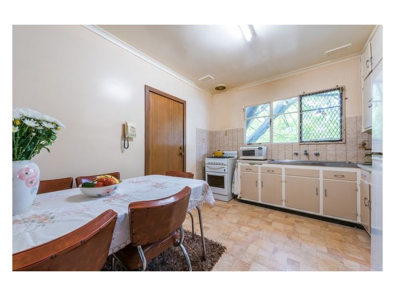 12 Oak Avenue, Doveton VIC 3177