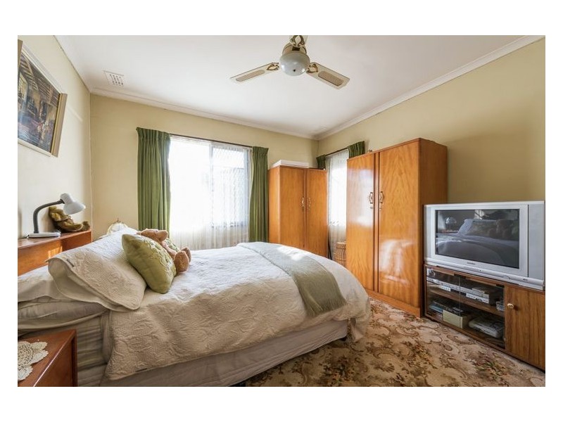 12 Oak Avenue, Doveton VIC 3177