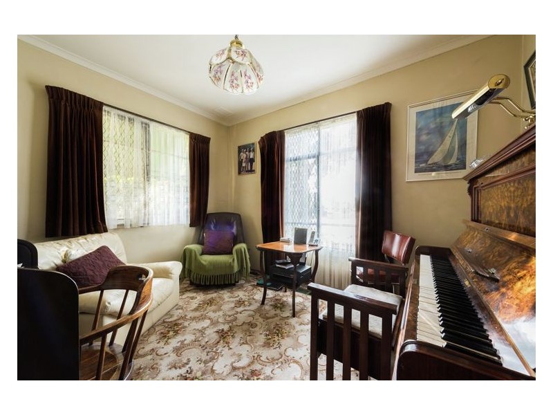 12 Oak Avenue, Doveton VIC 3177