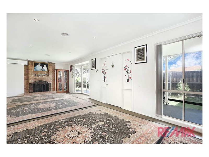 16 Regal Avenue, Hallam VIC 3803