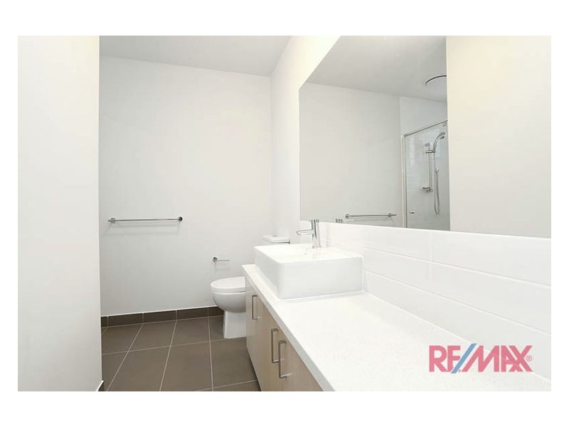 4/1 Cnr King George Parade & Queen Street, Dandenong VIC 3175