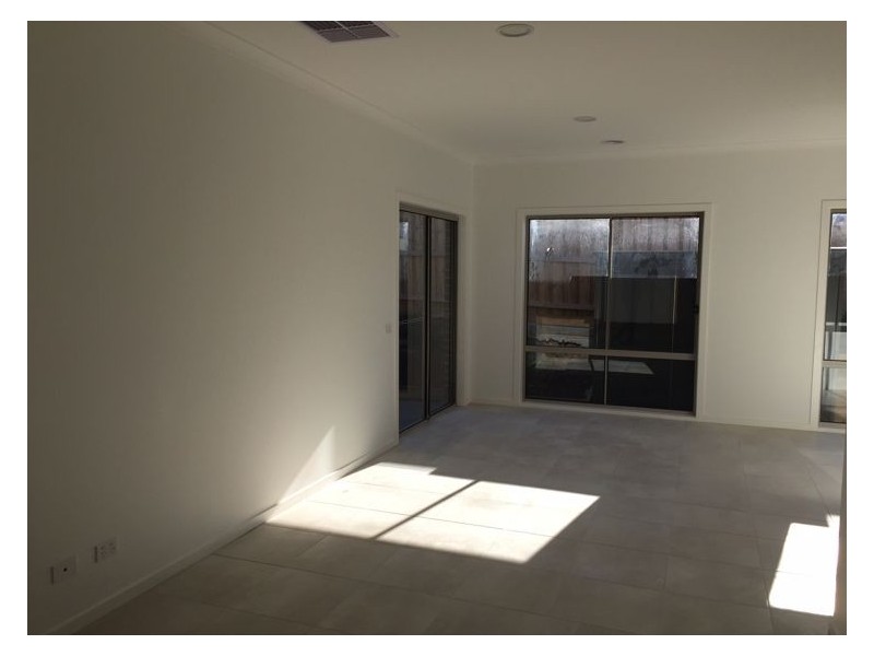 18A Laurel Avenue, Doveton VIC 3177