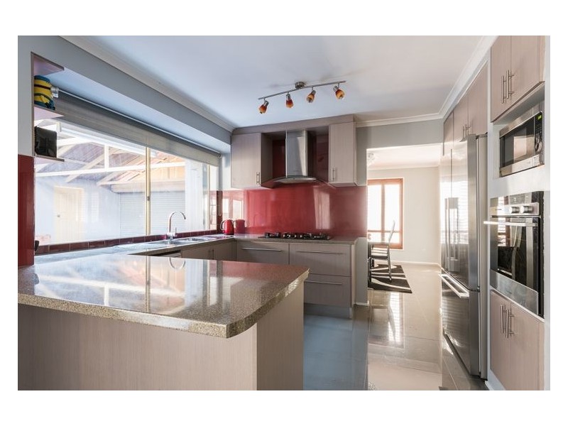 11 Turanga Place, Hallam VIC 3803