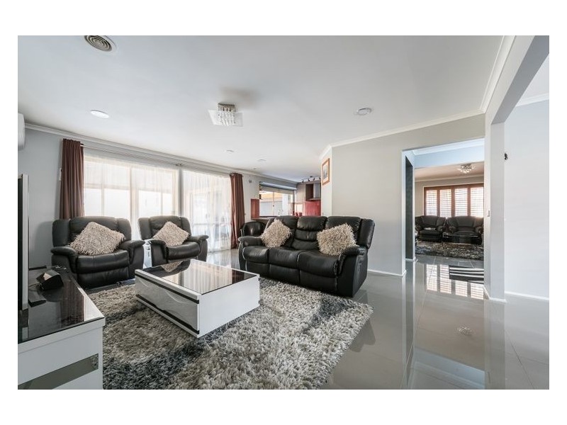 11 Turanga Place, Hallam VIC 3803