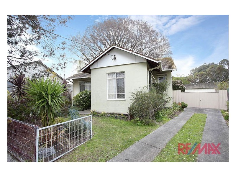 12 Oak Avenue, Doveton VIC 3177