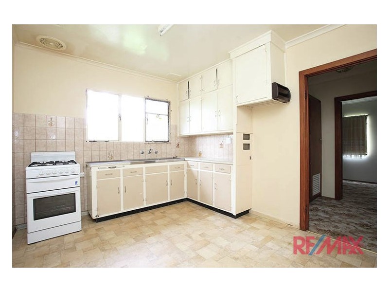 12 Oak Avenue, Doveton VIC 3177