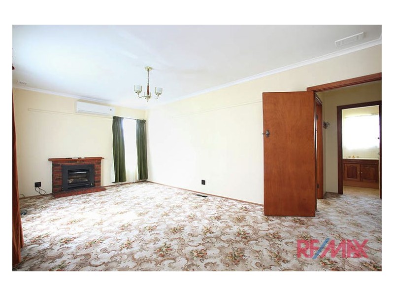 12 Oak Avenue, Doveton VIC 3177