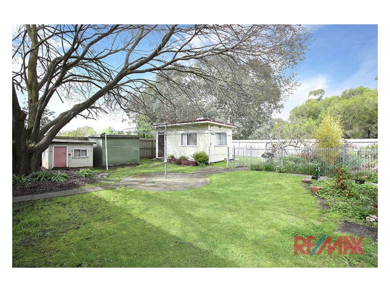 12 Oak Avenue, Doveton VIC 3177