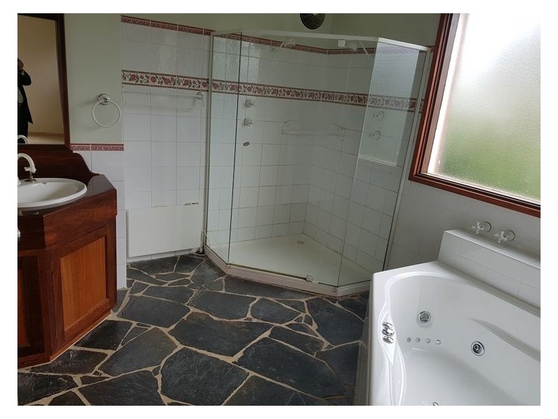 13-15 Hazeldene Court, Berwick VIC 3806