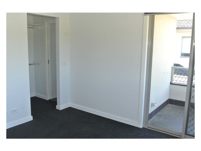 8 Alia Lane, Hallam VIC 3803