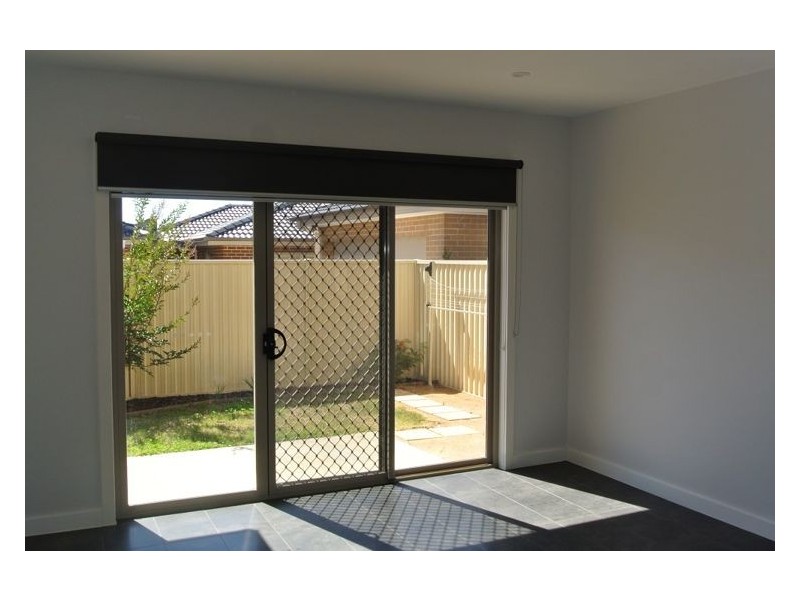 8 Alia Lane, Hallam VIC 3803