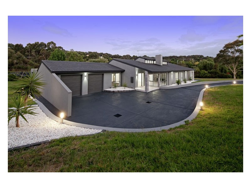 19-21 Ebeli Close, Narre Warren North VIC 3804