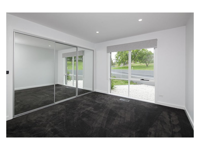 19-21 Ebeli Close, Narre Warren North VIC 3804