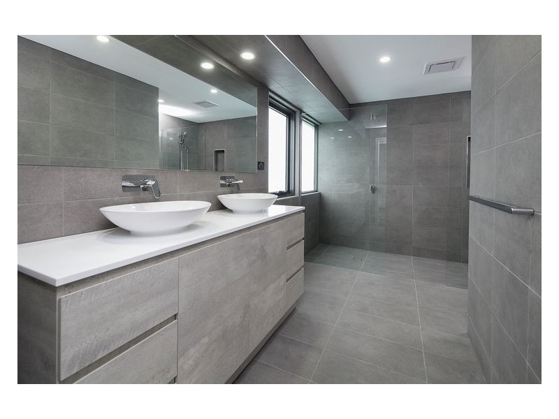 19-21 Ebeli Close, Narre Warren North VIC 3804