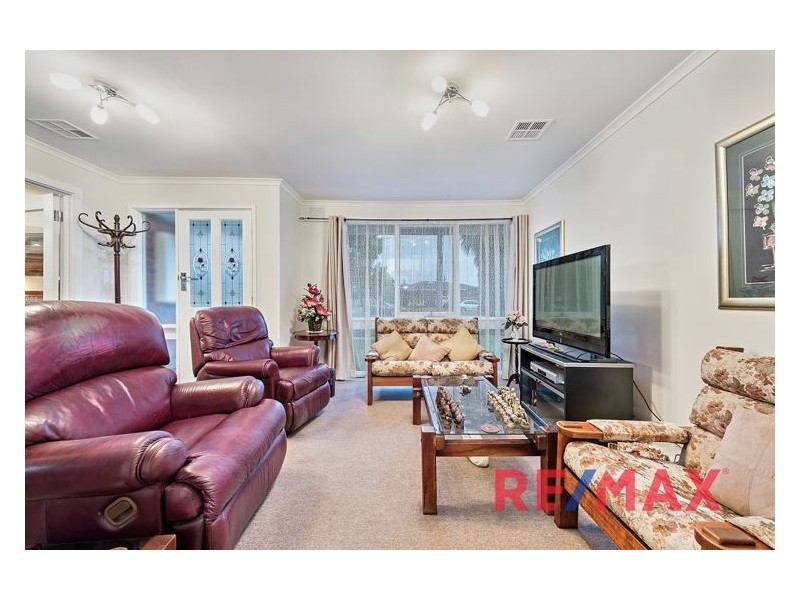 6 Dotterel Close, Doveton VIC 3177