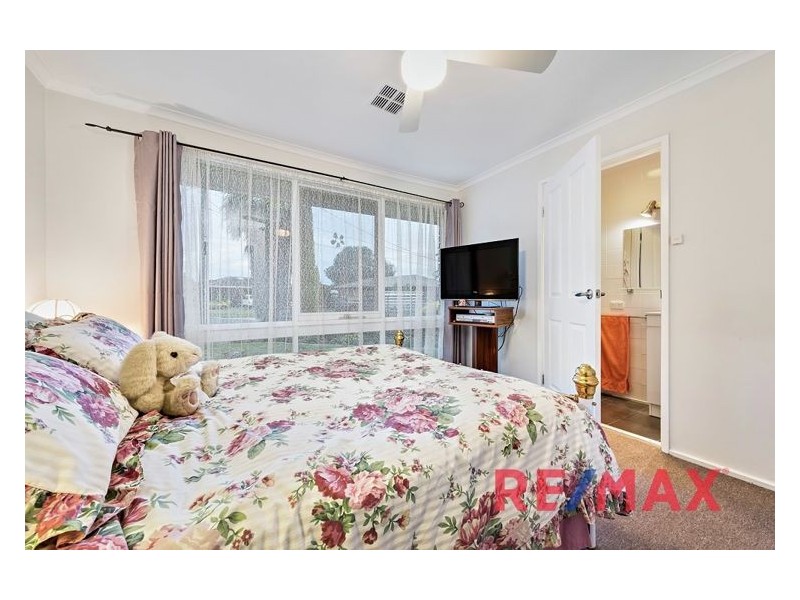 6 Dotterel Close, Doveton VIC 3177
