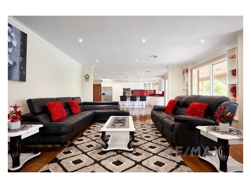 8 Jacques Road, Narre Warren North VIC 3804