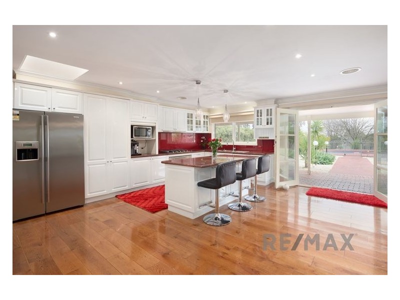 8 Jacques Road, Narre Warren North VIC 3804