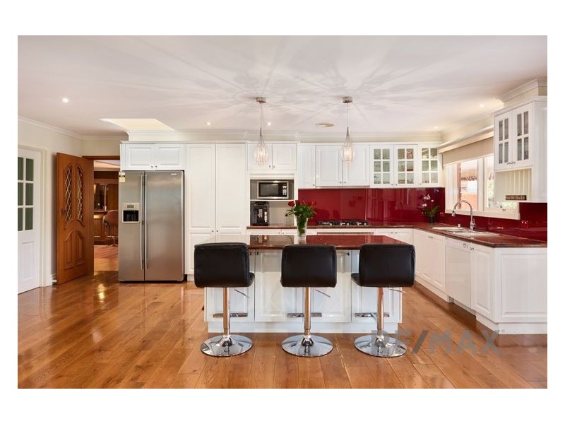 8 Jacques Road, Narre Warren North VIC 3804