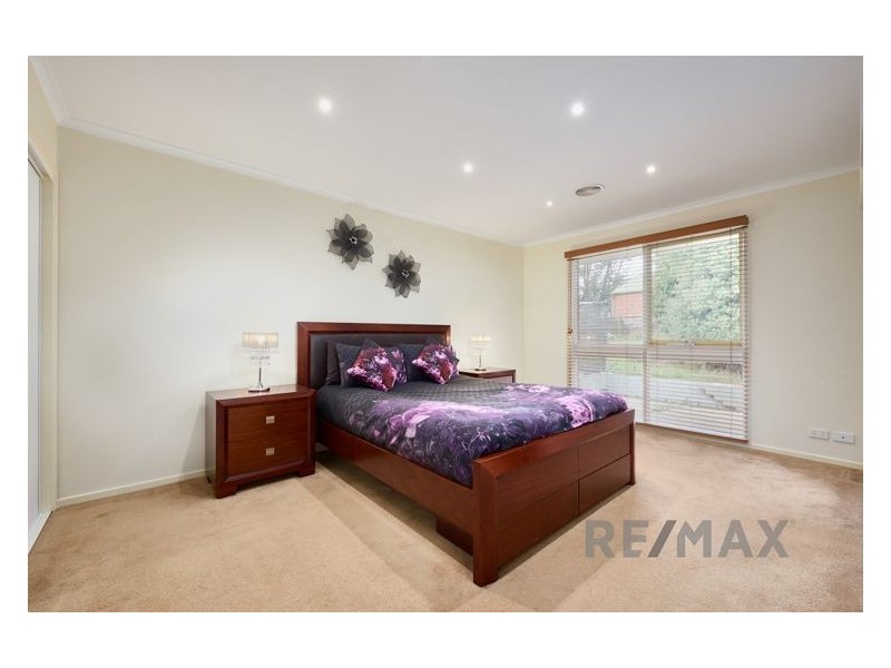 8 Jacques Road, Narre Warren North VIC 3804