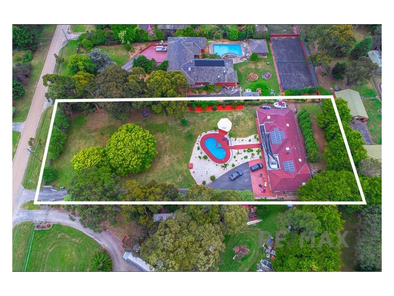 8 Jacques Road, Narre Warren North VIC 3804