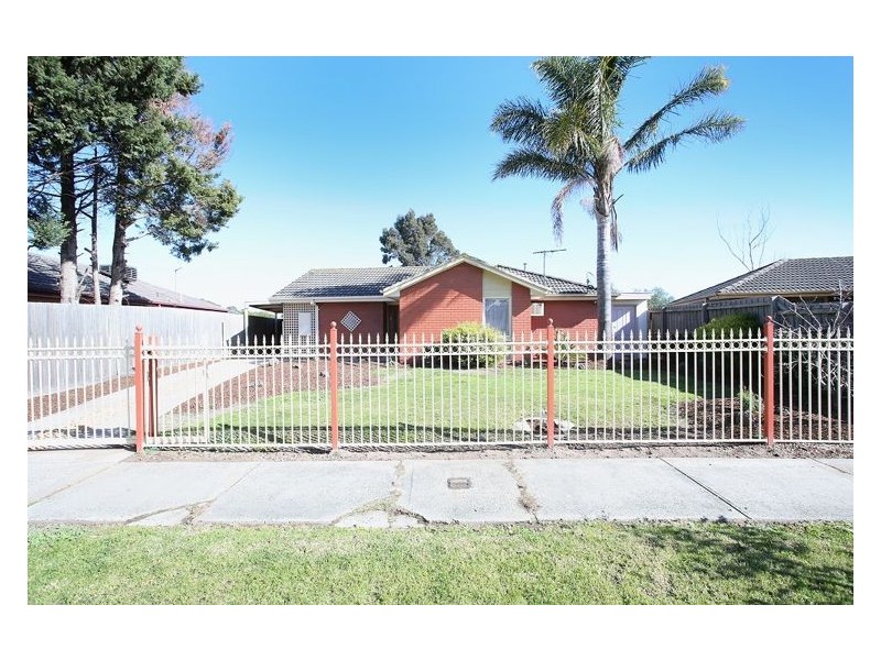 50 Millswyn Avenue, Hampton Park VIC 3976