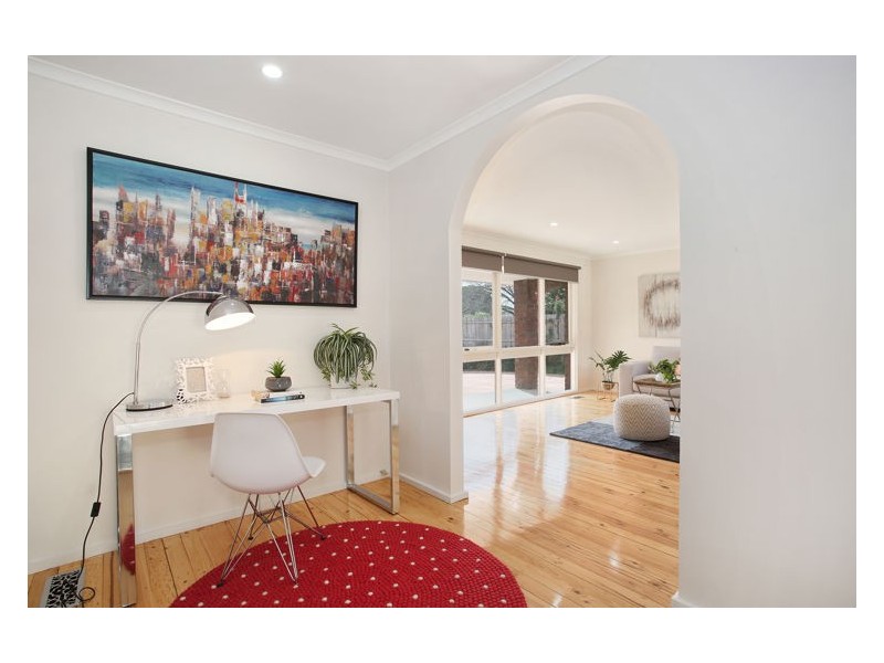 27 Regal Avenue, Hallam VIC 3803