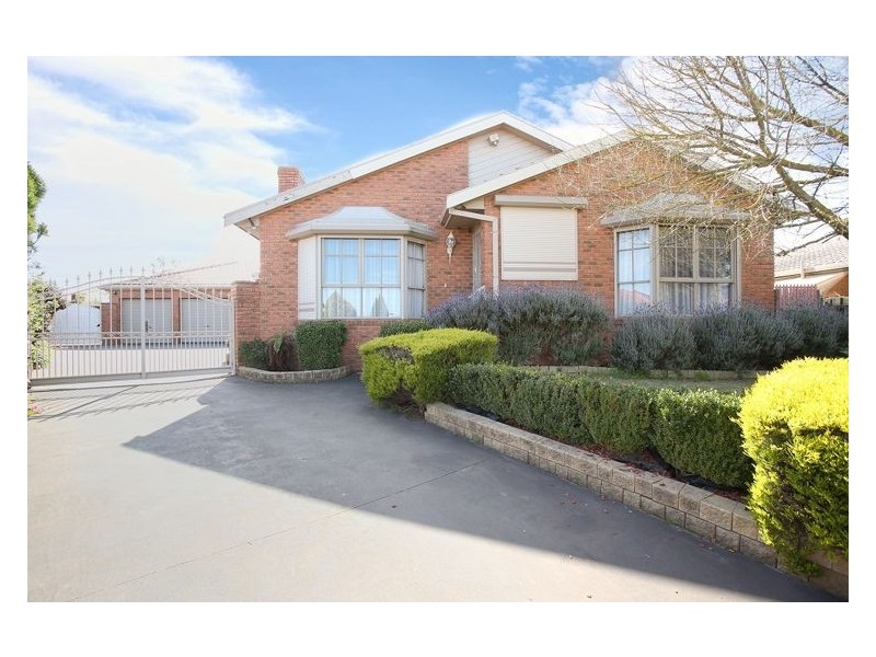 2 Enoch Rise, Hallam VIC 3803