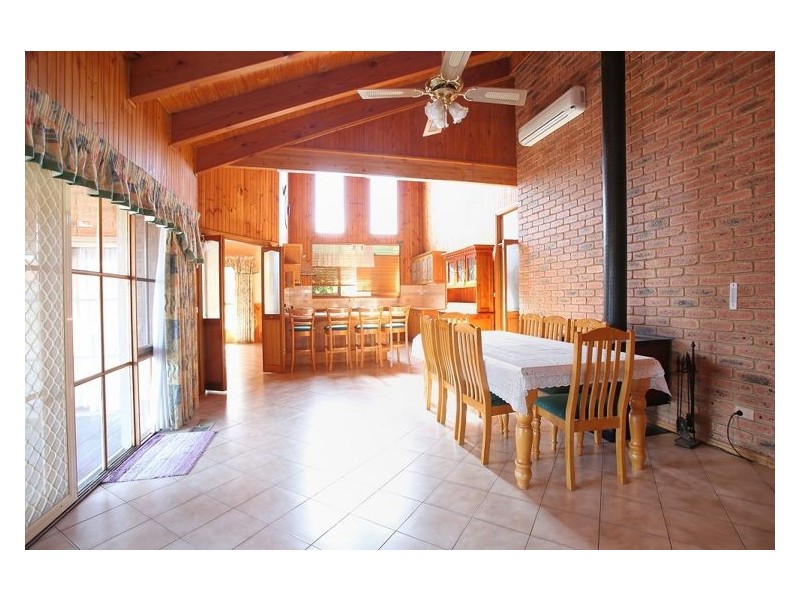 2 Enoch Rise, Hallam VIC 3803