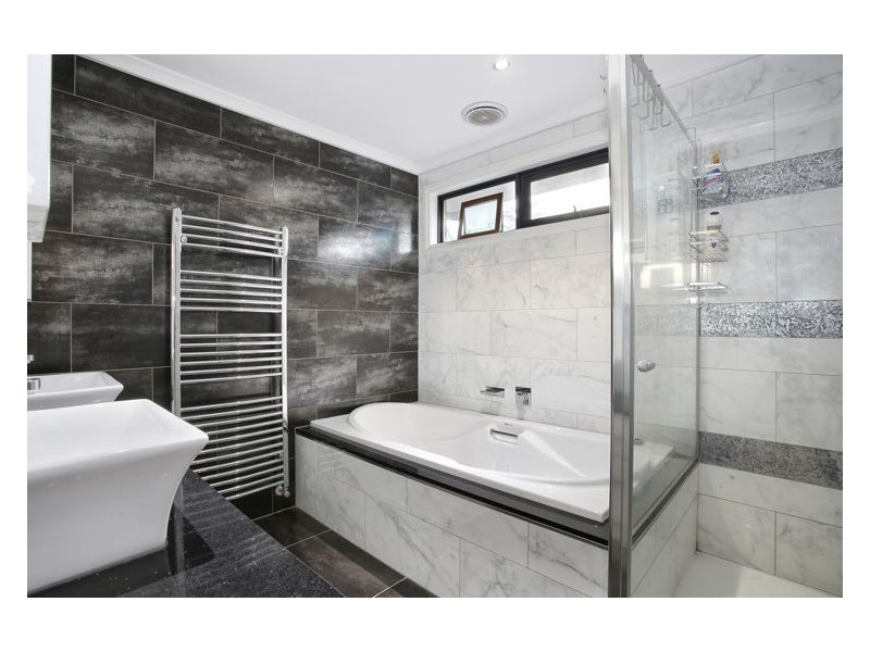 6 Morey Rise, Endeavour Hills VIC 3802