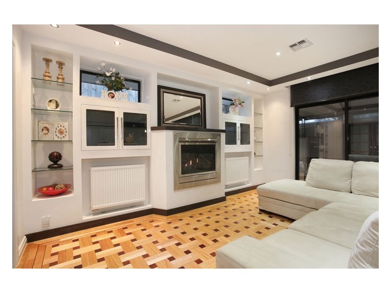 6 Morey Rise, Endeavour Hills VIC 3802
