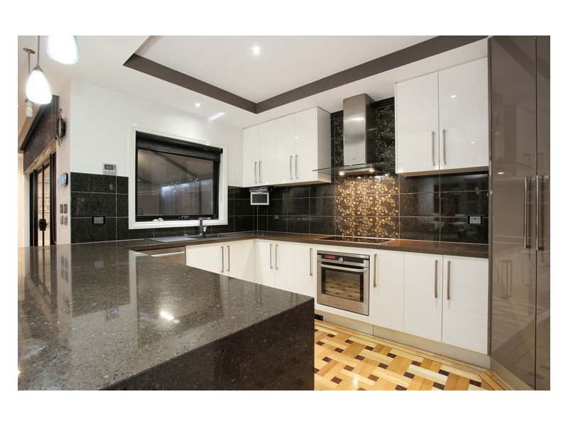 6 Morey Rise, Endeavour Hills VIC 3802